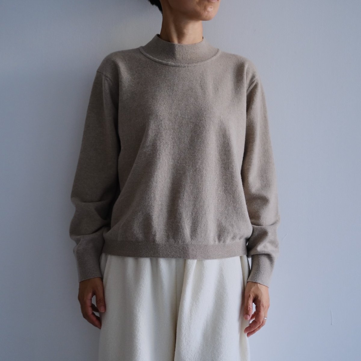 yoliクルーネックニット Yoli ヨリ｜クルーネックニット（ホワイト）Crewneck knit