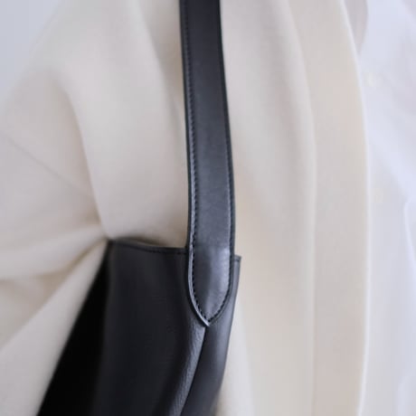 archipelago original/ Leather tote bag