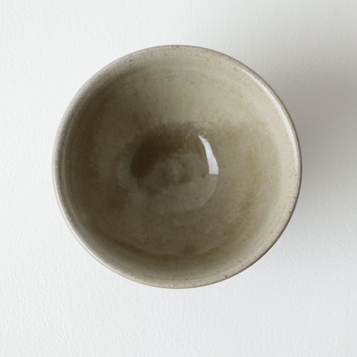 灰釉湯呑 (浅野 陽）未使用 新品同様 湯呑 月白釉 胴紐 朝日窯工房作｜Asahiyaki | Tea pottery in