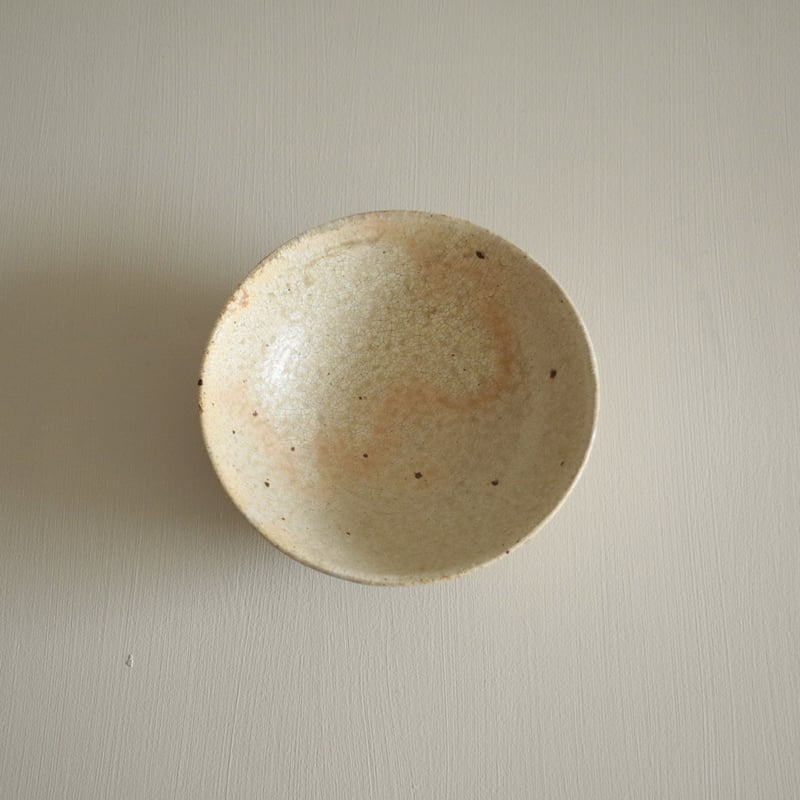 尾形アツシ/ヒビ粉引7寸丸鉢 | archipelago