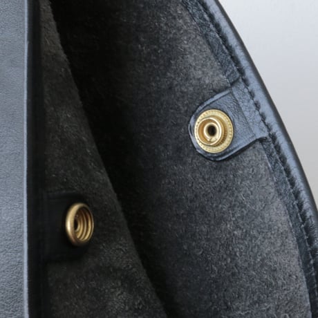 archipelago original/ Leather shoulder pouch