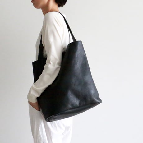 archipelago original/ Leather tote bag