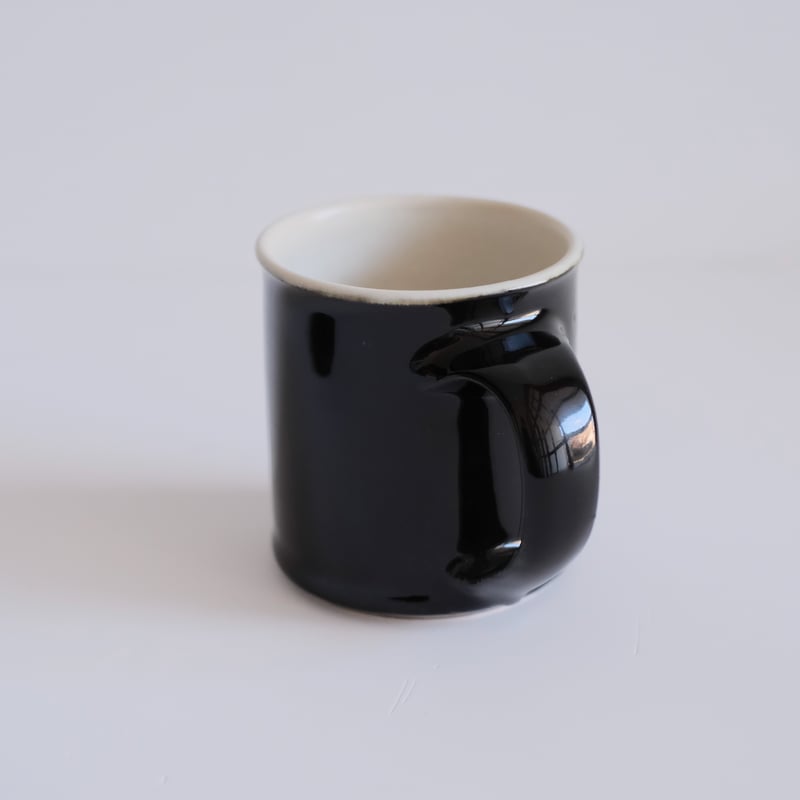 郡司製陶所 / マグカップ（黒） | archipelago