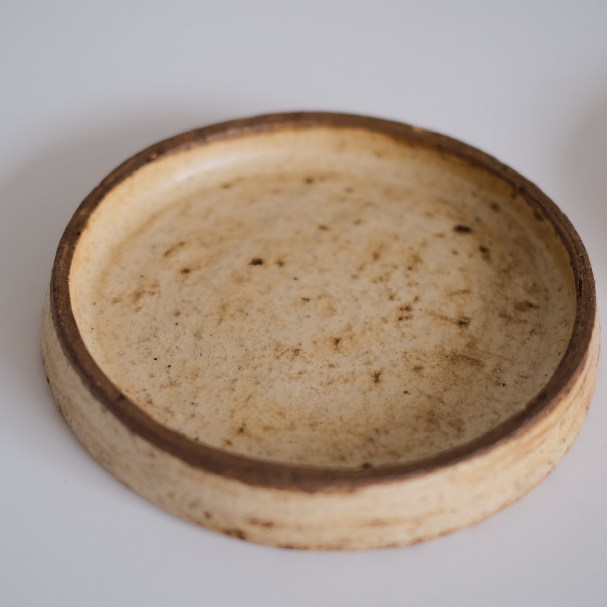 十場あすかさん　高台平皿 十場あすか/ 高台平皿漆 | archipelago