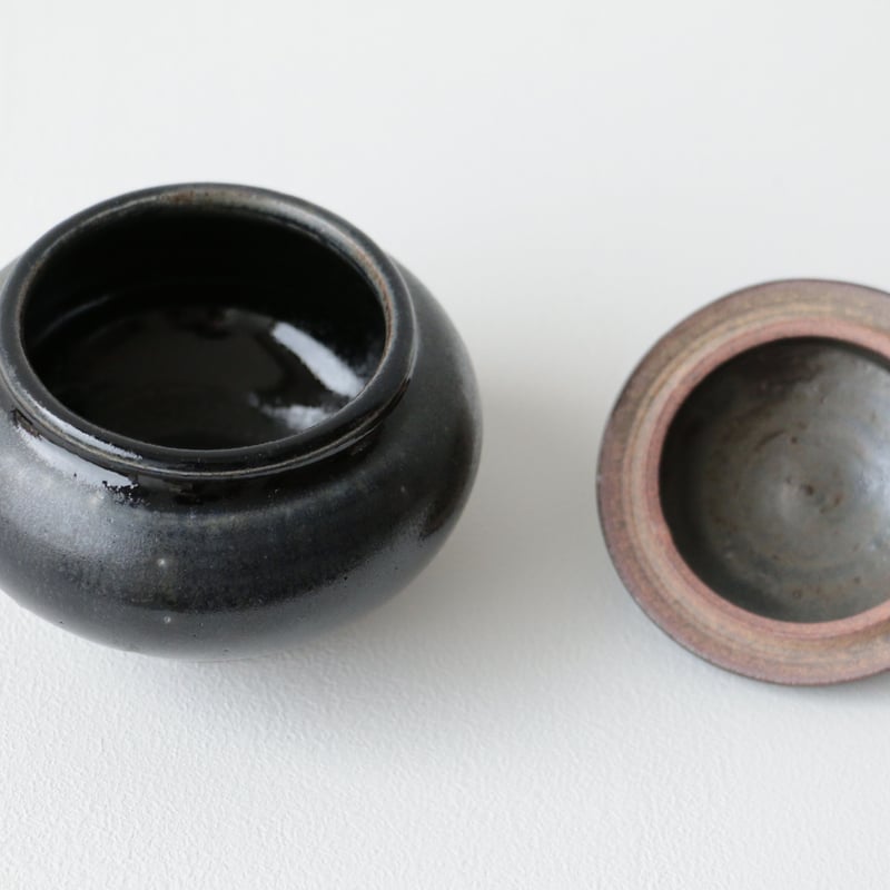 江戸期　黒釉壺　高さ約14㎝　東さ6-1105② 江戸期 黒釉壺 高さ約14㎝ 東さ6-1105② 銅製黒壺