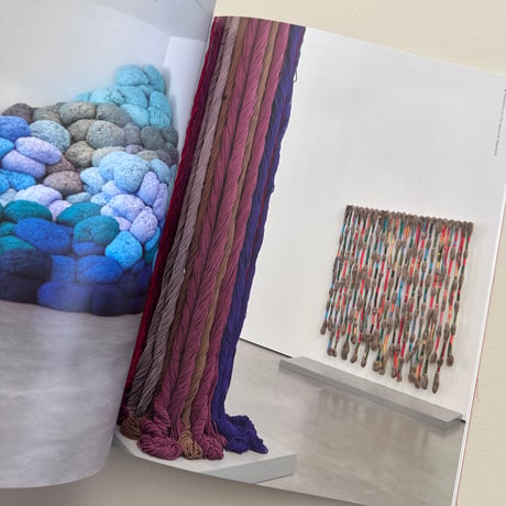 OFF GRID / Sheila Hicks