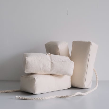 瀧川かずみ／BRICKS Pillow