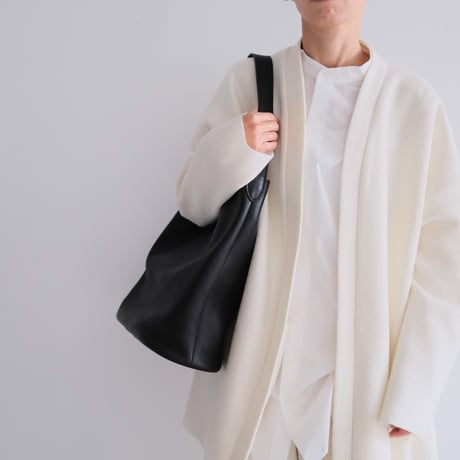 archipelago original/ Leather tote bag