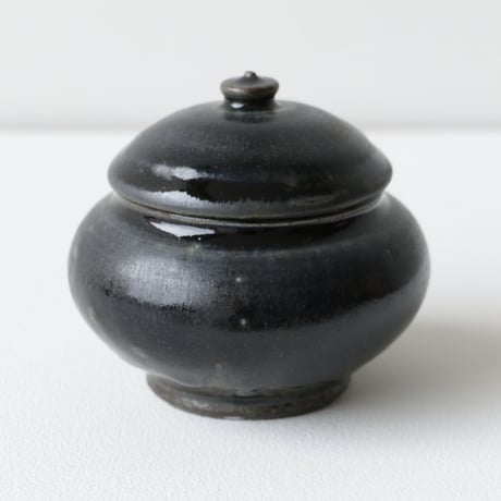 田谷直子 / 蓋付き壺（黒瑠璃）
