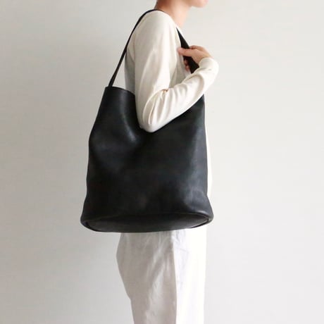 archipelago original/ Leather tote bag