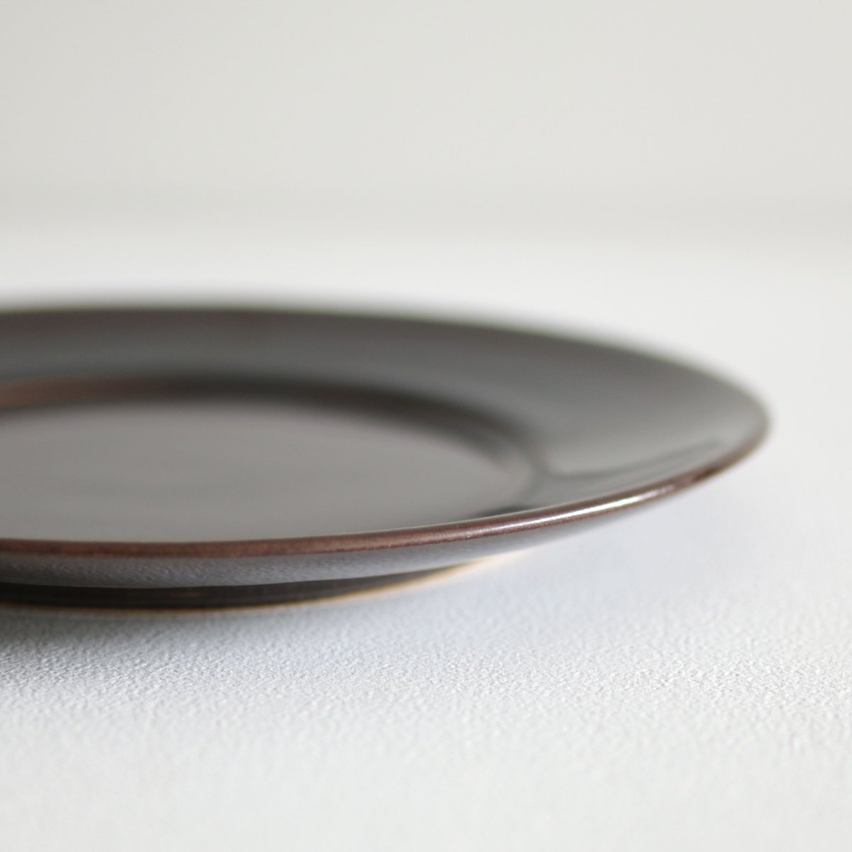 郡司製陶所 / リムプレート7寸（飴） | archipelago