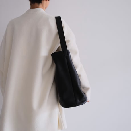 archipelago original/ Leather tote bag