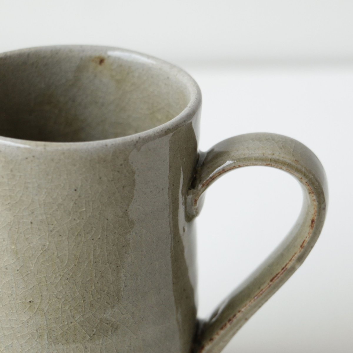 ブルーグレー釉手作りマグカップ 4166125c291e3ce9f450fa5c63c717
