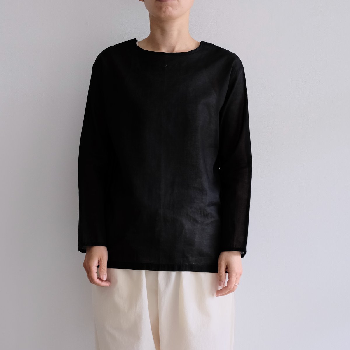 yoli simple blouse 25SS シンプルブラウス黒　black Yoli / Simple blouse | archipelago