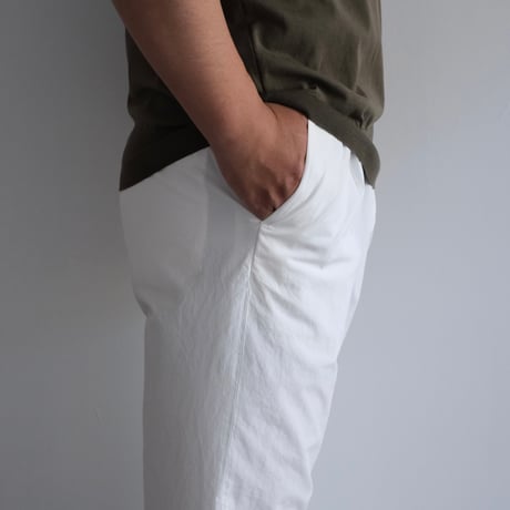 AURALEE / GARMENT-DYED FINX SHUTTLE WEATHER ONE-TUCK SLACKS（Men's / White））