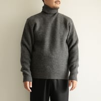 AURALEE / MILLED FRENCH MERINO RIB KNIT TURTLE（Men's/CHARCOAL GRAY）