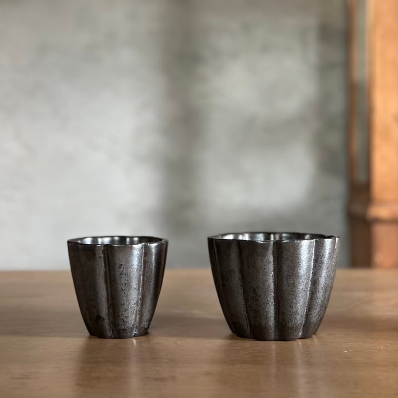 亀田大介 鉄釉 4寸輪花深鉢 | sette