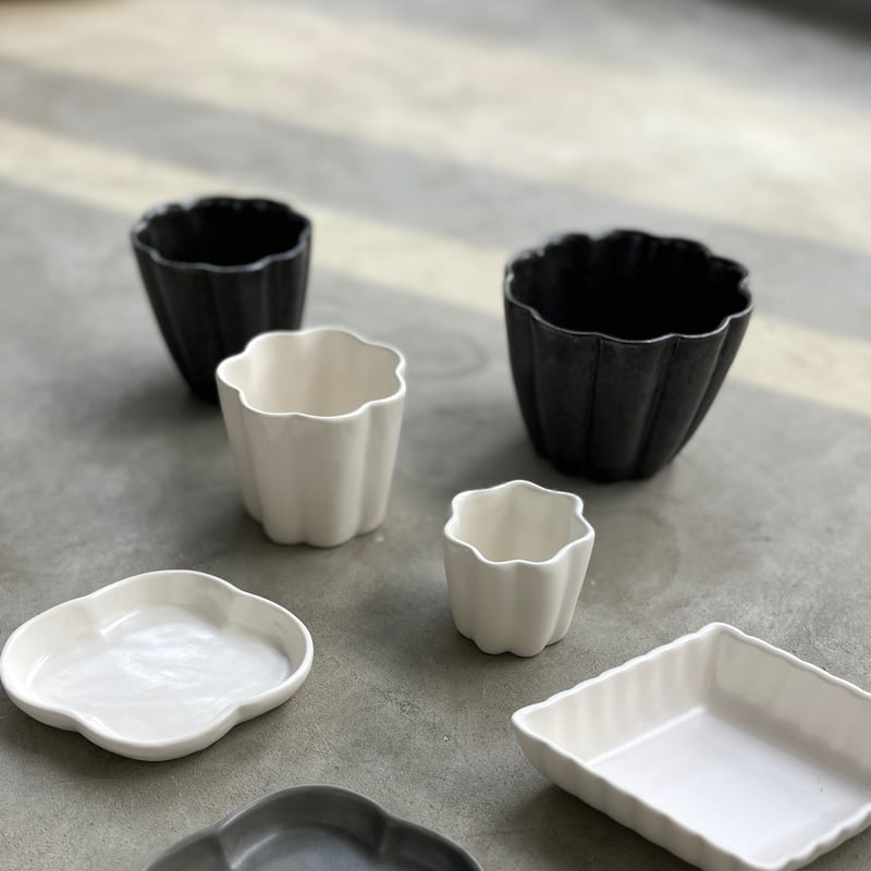 亀田大介 鉄釉 4寸輪花深鉢 | sette