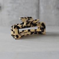 H9-ベージュカラーヘアクリップ