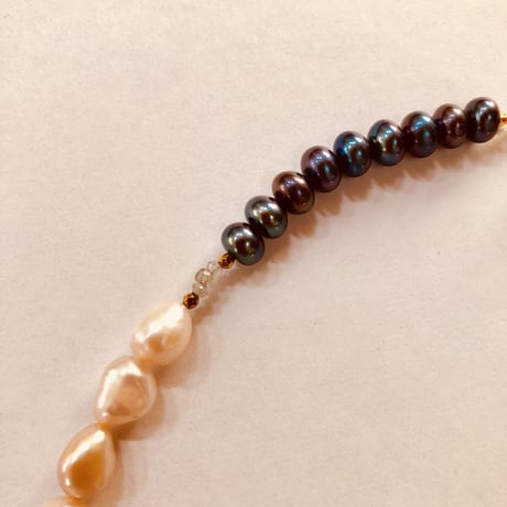 Necklace pink pearl beads