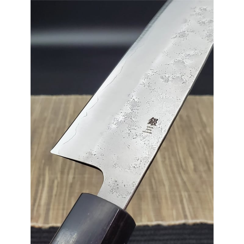 義弘作　三徳　包丁　銀三鋼　梨地　山脇刃物製作所　紫檀水牛八角柄 包丁 三徳包丁 165mm 義弘作 銀三鋼 銀紙三号 梨地仕上げ 樫漆