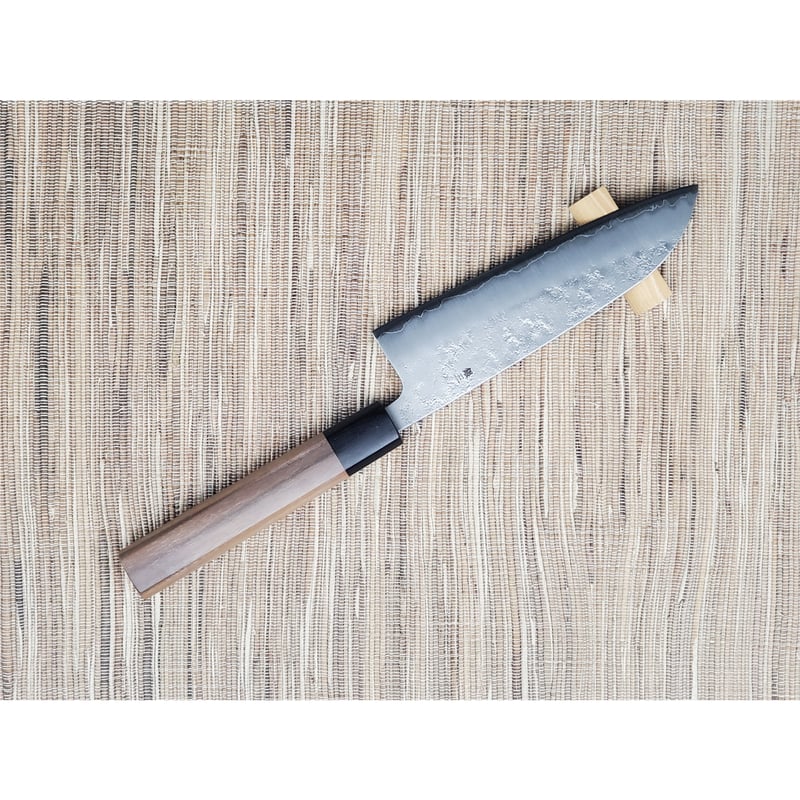 義弘作　三徳　包丁　銀三鋼　梨地　山脇刃物製作所　紫檀水牛八角柄 義弘作】銀三梨地 三徳165mm ウォールナット柄 | 山脇刃物