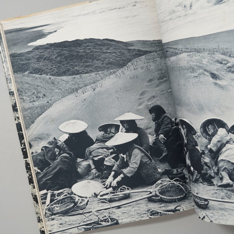 【裏日本】濱谷浩写真集　1957年初版発行 裏日本 濱谷浩写真集 - 古本買取販売 ハモニカ古書店 建築 美術 写真集