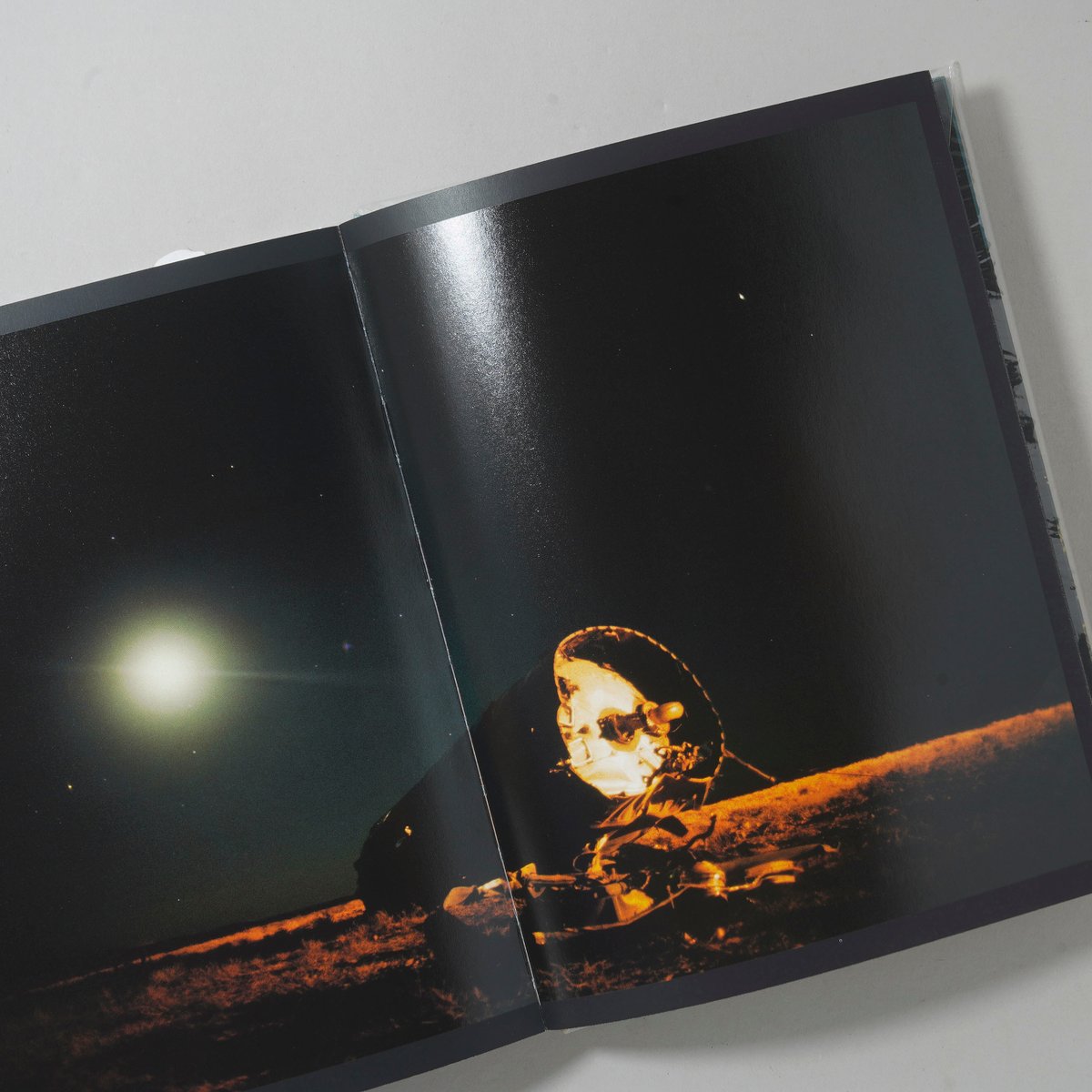 Satellites / Jonas Bendiksen(ジョナス・ベンディクセン) | bo