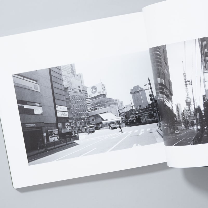 新刊/New]平行写真 / 富澤大輔(Daisuke Tomizawa) | bookobs
