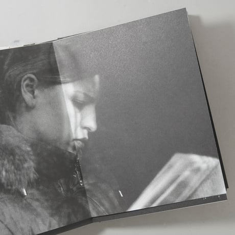 Behind the Glass / Alexandra Catiere (アレクサンドラ・カティエール)