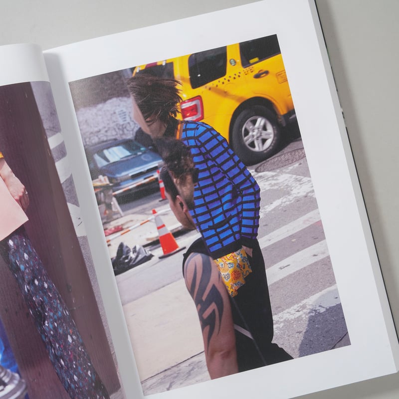 PHOSPHOR / Viviane Sassen(ヴィヴィアン・サッセン) | bookob