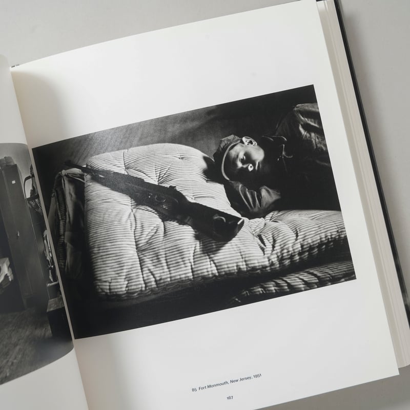 Home Around the World / Elliott Erwitt(エリオット・アー