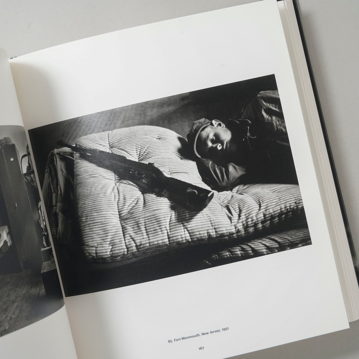 Home Around the World / Elliott Erwitt(エリオット・アー