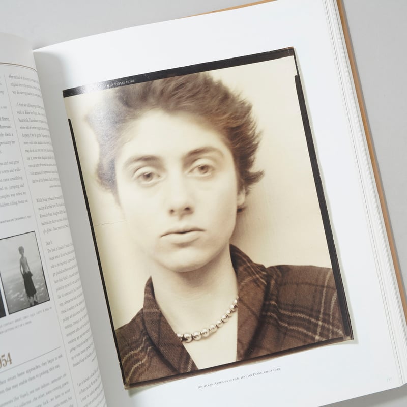 ダイアンアーバス 写真集「Diane Arbus : Revelations」 ダイアンアーバス 写真集「Diane Arbus : Revelations」 - メルカリ