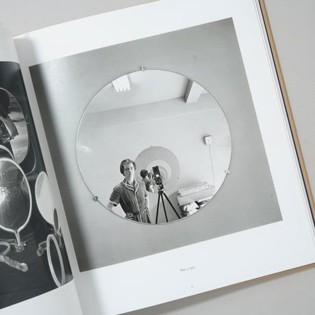 self-portraits / Vivian Maier(ヴィヴィアン・マイヤー)