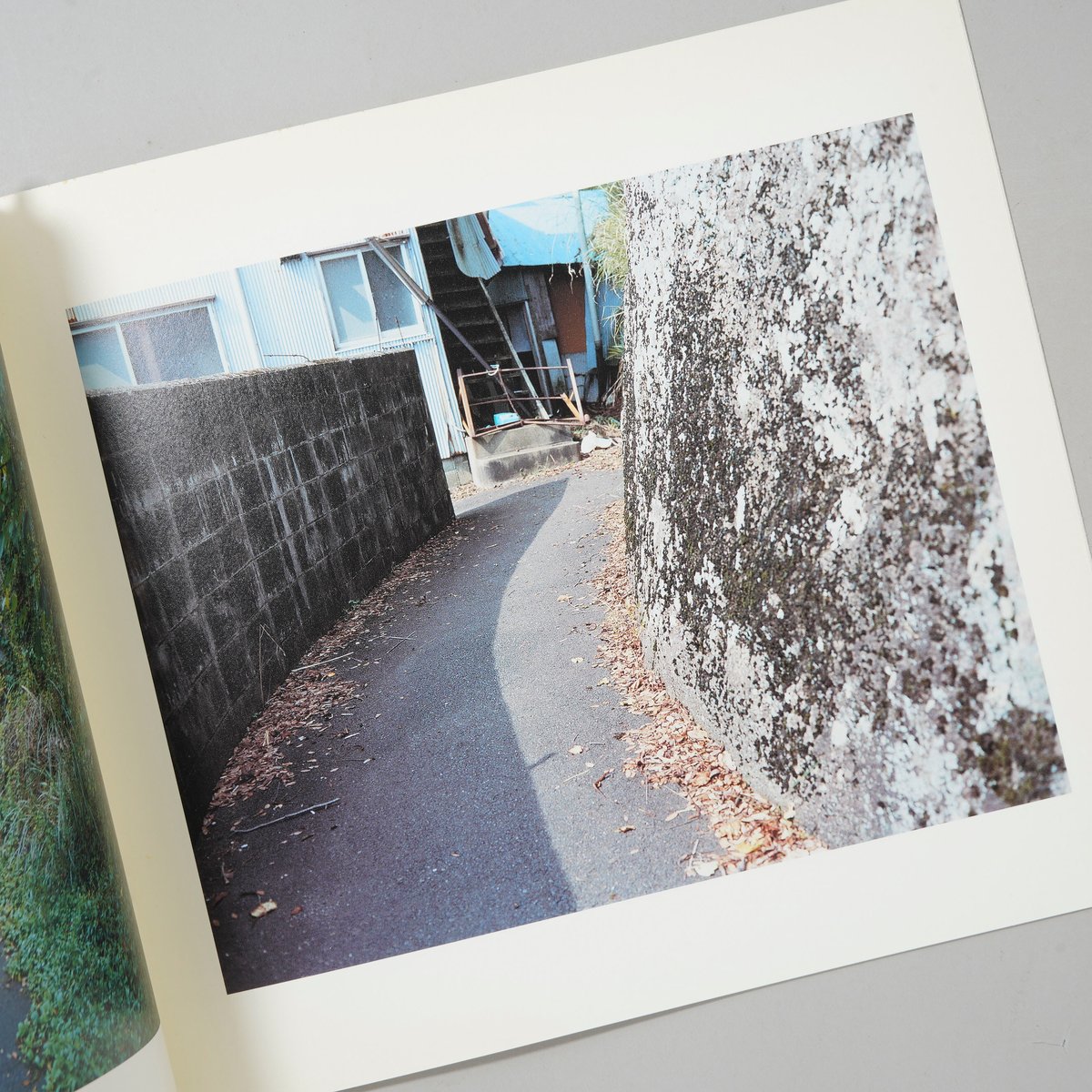 写真集『通学路  和歌山県  鈴木理策』 2010年 未開封 写真集『通学路 和歌山県 鈴木理策』｜9784904635407