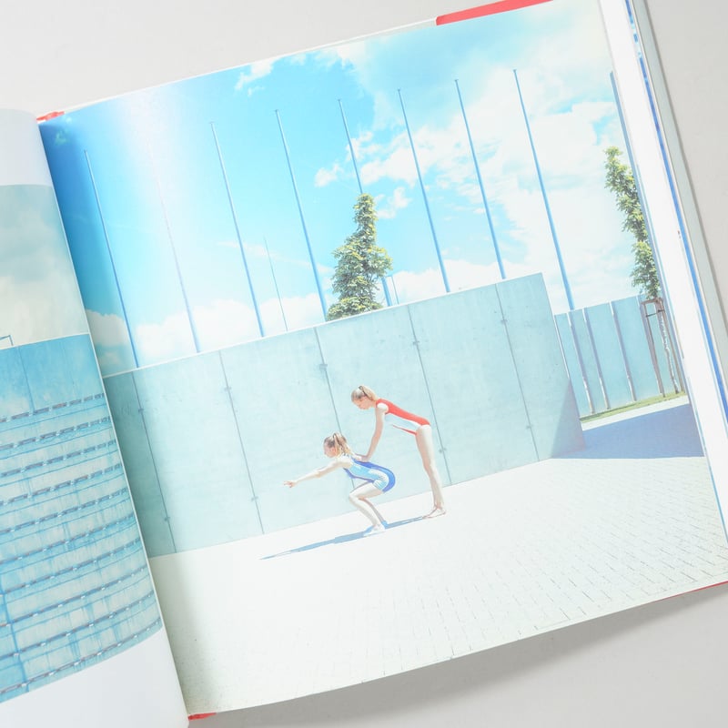 Swimming Pool / Maria Svarbova(マーリア・シュヴァルボヴァー)
