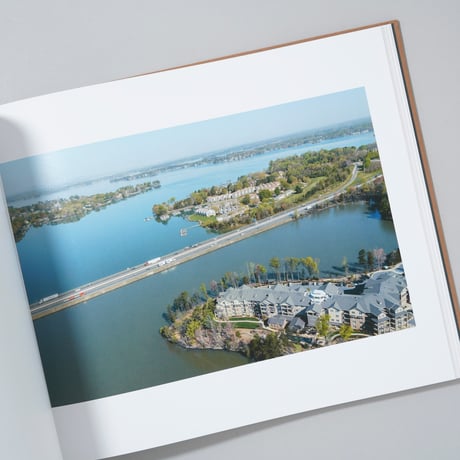 [新刊/New]TOPOGRAPHIES: AERIAL SURVEYS OF THE AMERICAN LANDSCAPE / Stephen Shore(スティーブン・ショア)