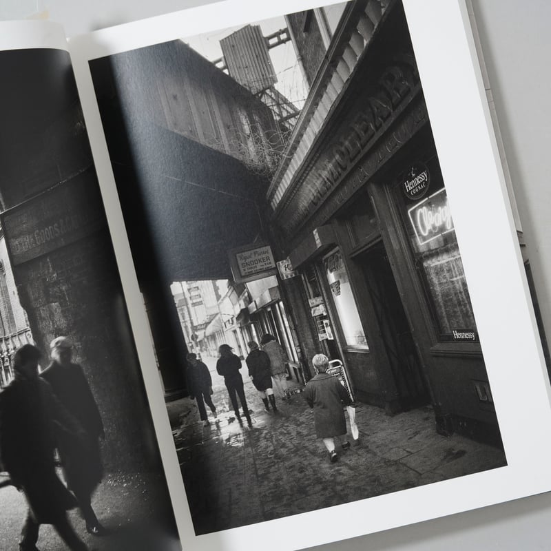 CATEGORY ーused | bookobscura｜写真集専門書店｜写真家による写真集の