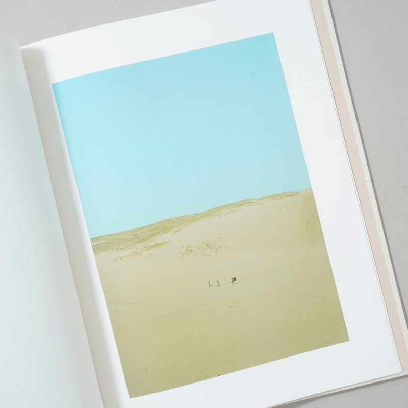 新刊/New] 虹 / 野口里佳(Rika Noguchi) | bookobscura｜写