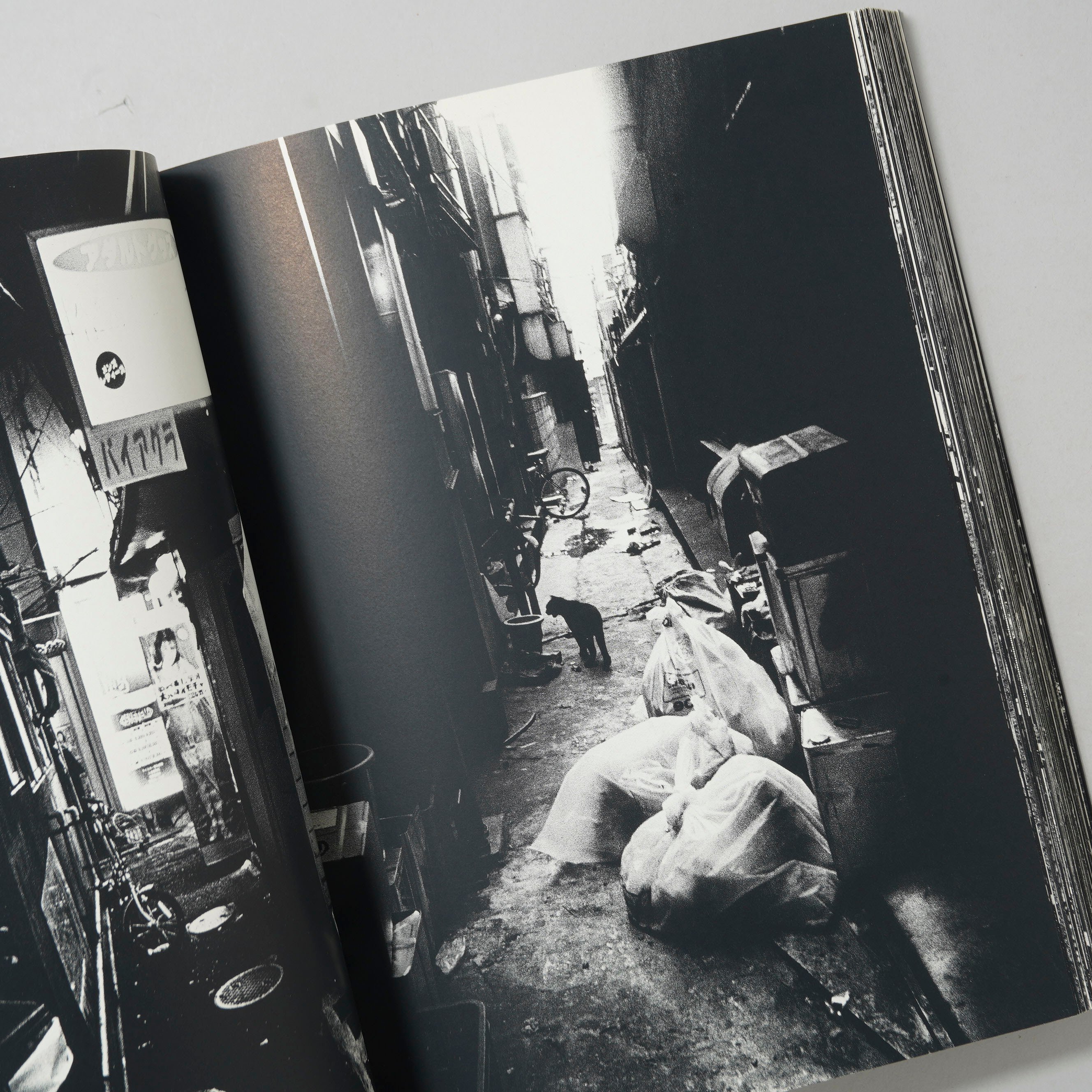 森山大道 新宿 写真集 Daido Moriyama 新宿 / 森山大道(Daido Moriyama) | bookobscura｜写真集専門書店