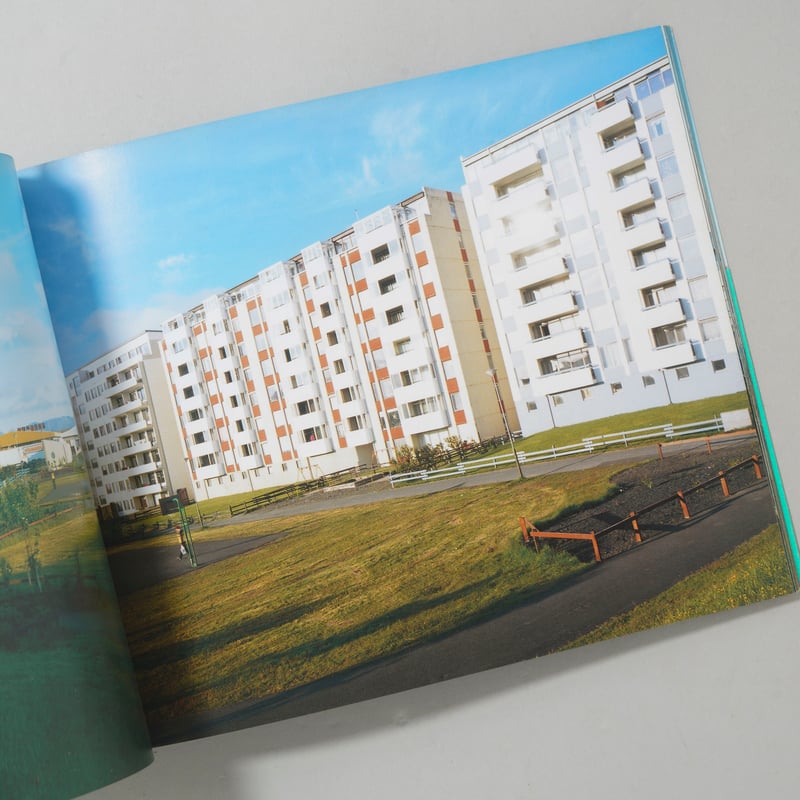 Hyper Ballad: Icelandic Suburban Landscapes / ホ