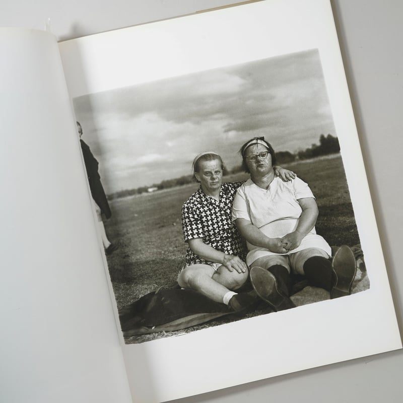 Untitled / Diane Arbus(ダイアン・アーバス) | bookobscura