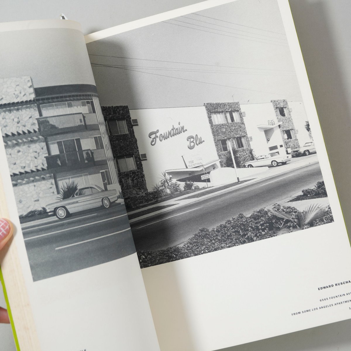 Los Angeles Apartments / Ed Ruscha(エド・ルシェ) | bo