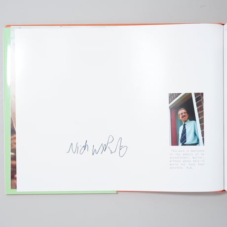 [新刊サイン入/New,Signed] 新版 Living Room / Nick Waplington(ニック・ワプリントン)