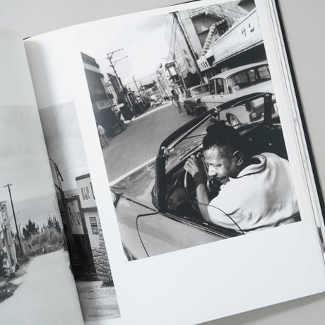 CHEWING GUM AND CHOCOLATE / 東松照明(Shomei Tomatsu)