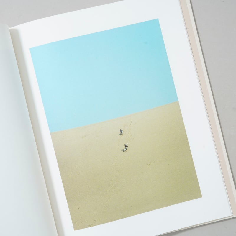 新刊/New] 虹 / 野口里佳(Rika Noguchi) | bookobscura｜写