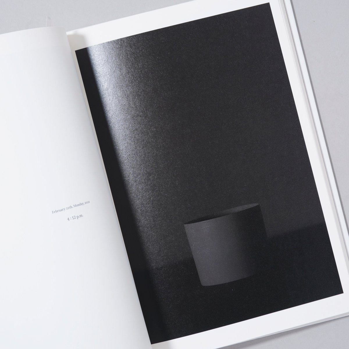 黒田泰蔵　白磁　円筒　梅瓶 陶芸家・黒田泰蔵 作品ご紹介 | DANSK MOBEL GALLERY（ダンスク