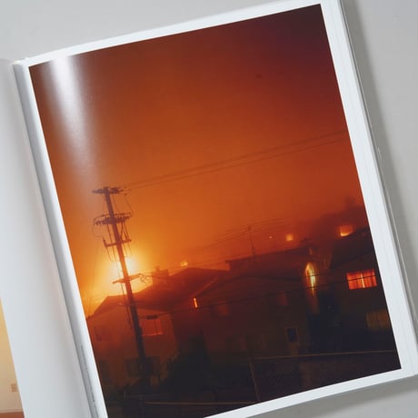 [新刊/New] INTIMATE DISTANCE: OVER THIRTY YEARS OF PHOTOGRAPHS, A CHRONOLOGICAL ALBUM / Todd Hido
