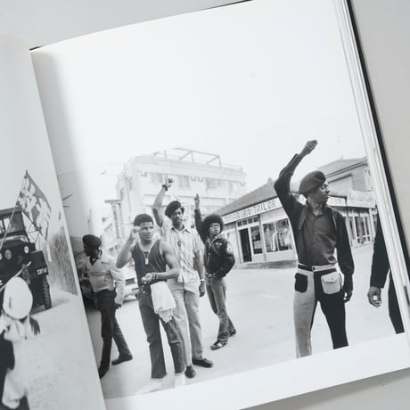 CHEWING GUM AND CHOCOLATE / 東松照明(Shomei Tomatsu)